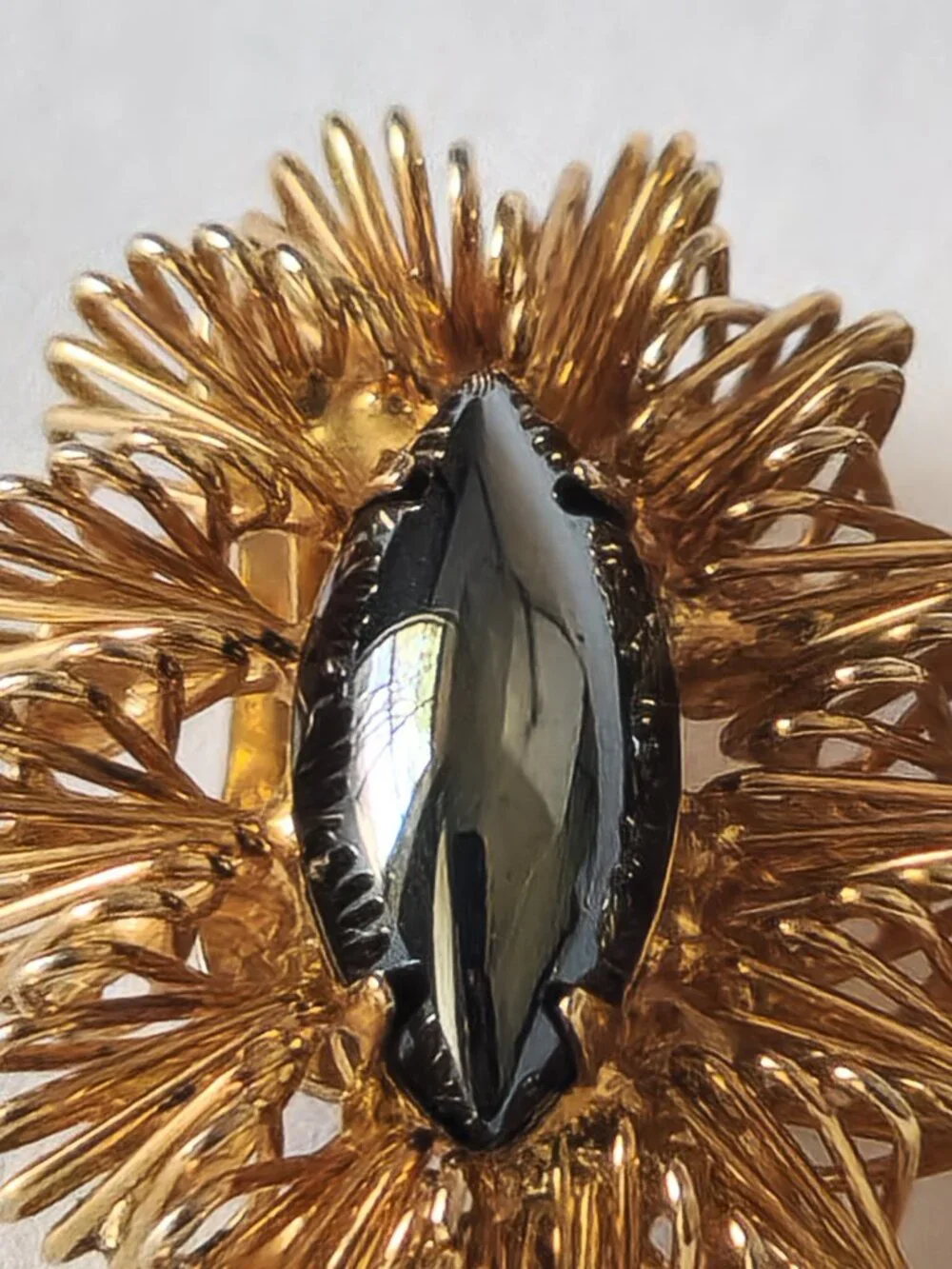 Vintage Jonne Clip On Earrings Gold Tone Wire Wrap Hematite Marquise Schrager‎